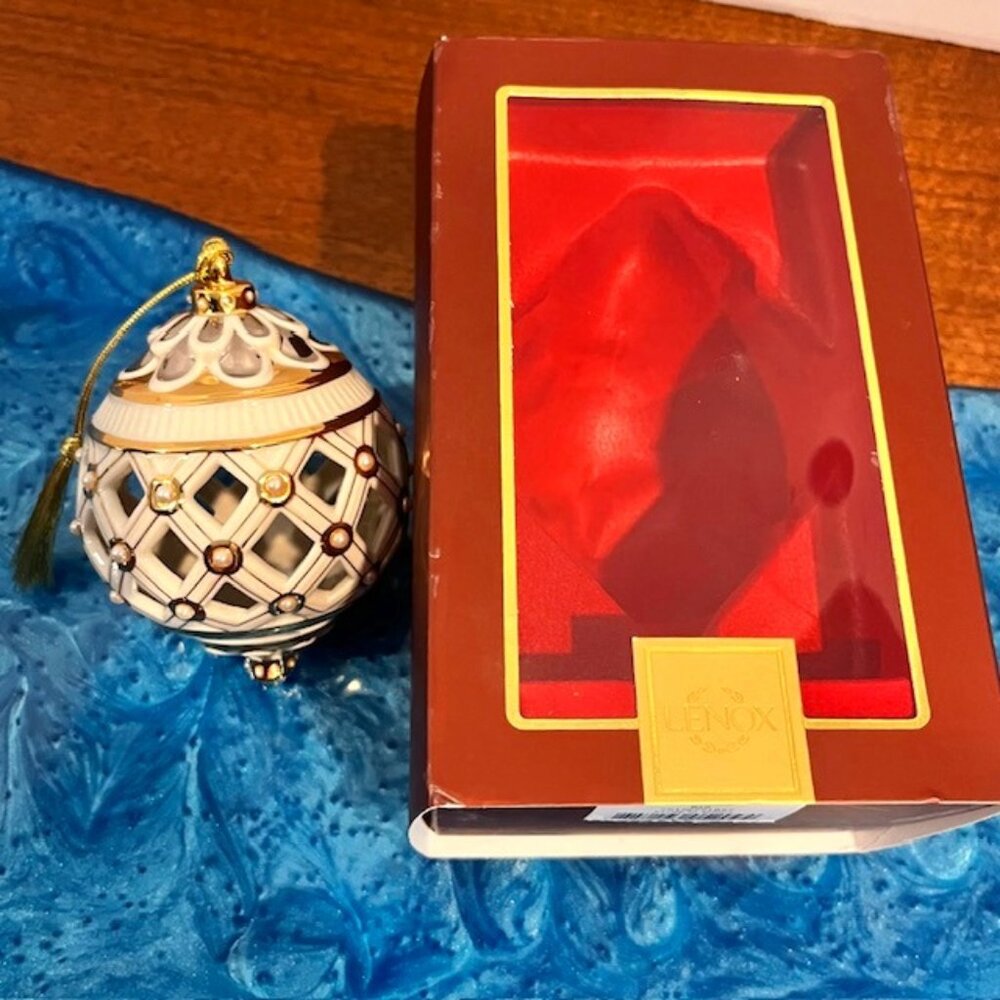 Lenox Florentine Ball Pearl Gold Christmas Tree Ornament